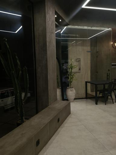 عکس کافه خاکستری