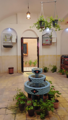 عکس رستوران سنتی باغ شمعدونی