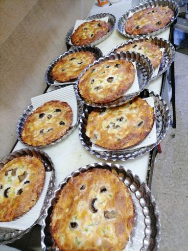 عکس رستوران سنتی باغ شمعدونی