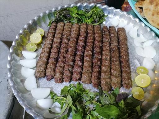 عکس رستوران سنتی باغ شمعدونی