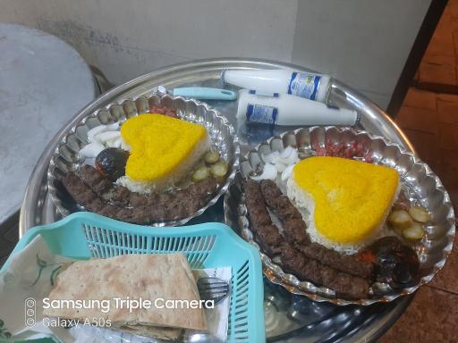 عکس رستوران سنتی باغ شمعدونی