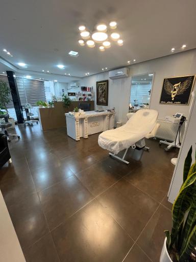 عکس کلینیک زیبایی پوست و مو آبان دکتر سارا نویدی
