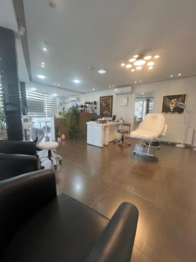 عکس کلینیک زیبایی پوست و مو آبان دکتر سارا نویدی