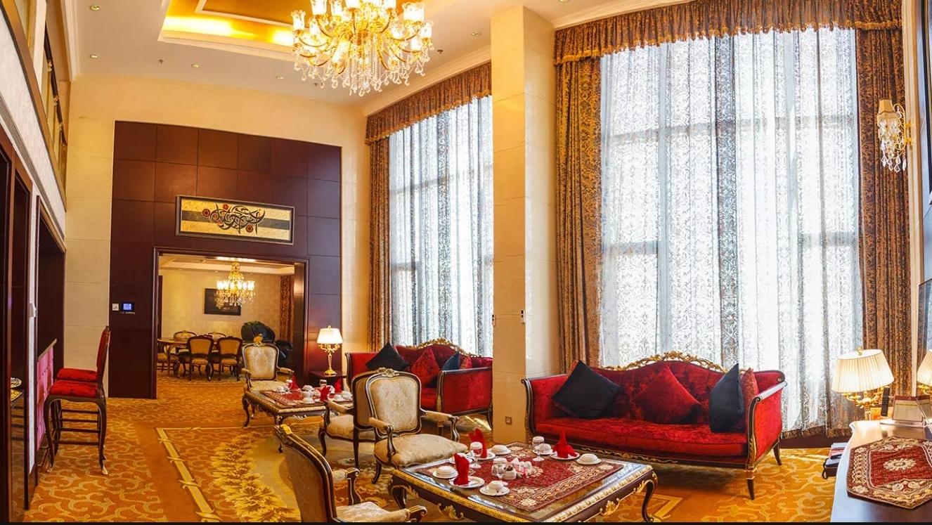 عکس هتل پارسیان آزادی