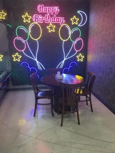 عکس کافه بستنی دایی علی