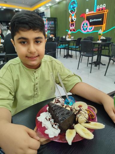 عکس آبمیوه و‌ بستنی قندیل شعبه 4