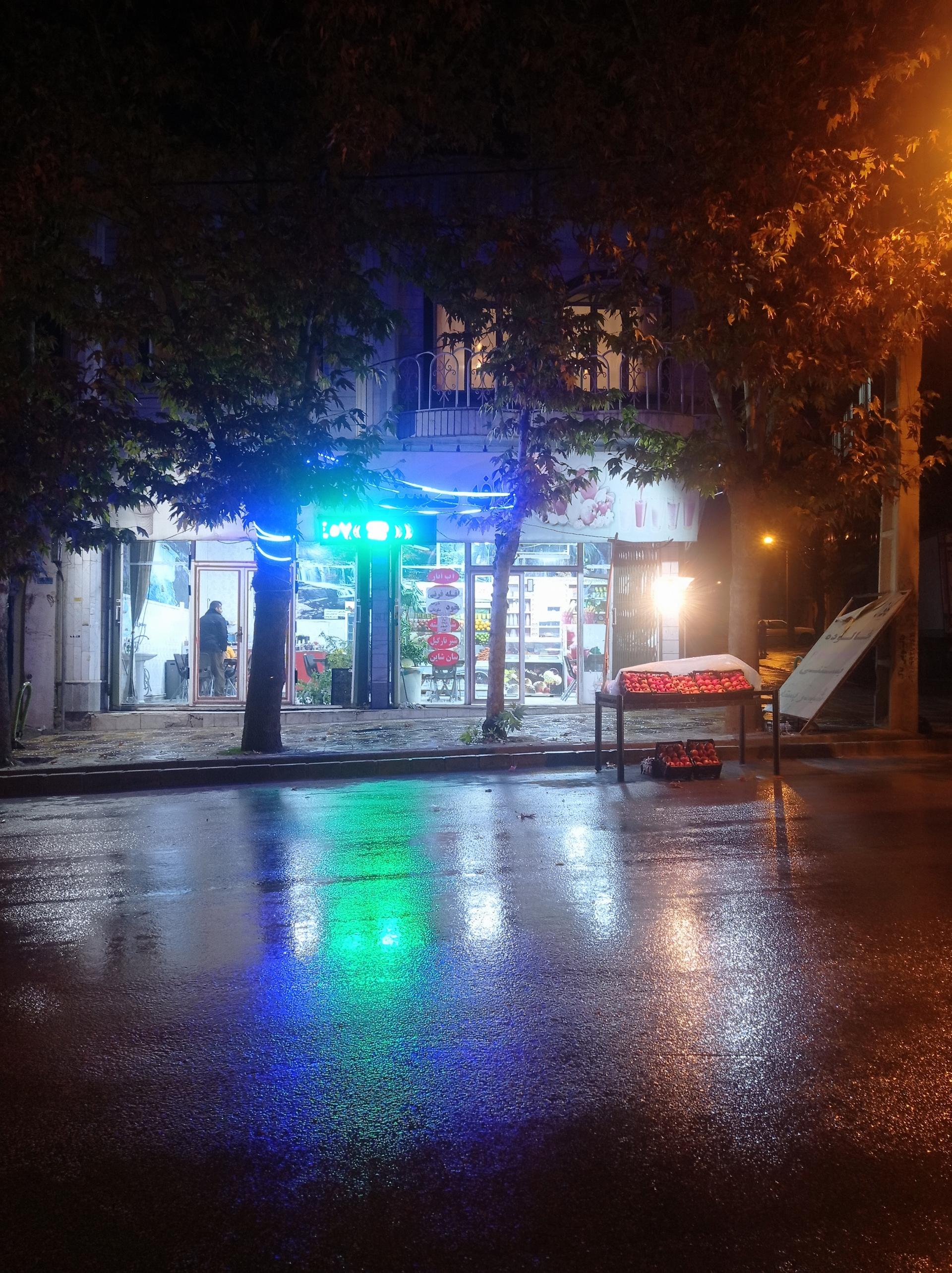 عکس مرغ فروشی عزیزی