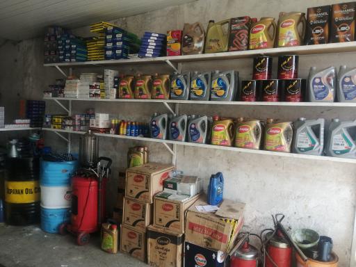 عکس تعویض روغن مسعود عبدالهی