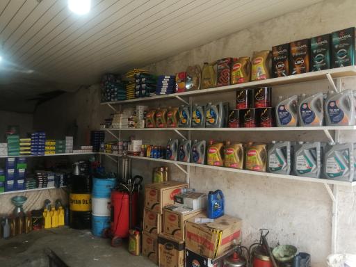 عکس تعویض روغن مسعود عبدالهی