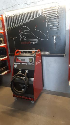 عکس تعمیرگاه گلد