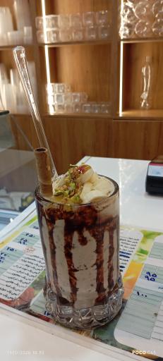 عکس کافه بستنی وانیلی