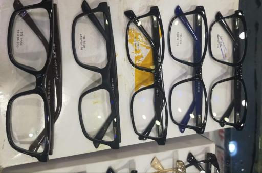 عکس عینک فروشی یوسف وان چینی