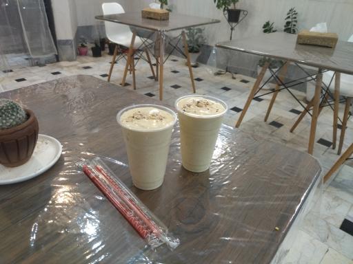 عکس آبمیوه و بستنی ماهان