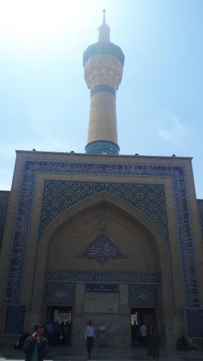 عکس صحن انقلاب (ورودی پنجراه)