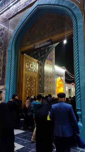 عکس صحن انقلاب (ورودی پنجراه)
