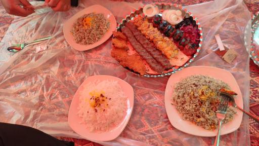 عکس باغ رستوران رز