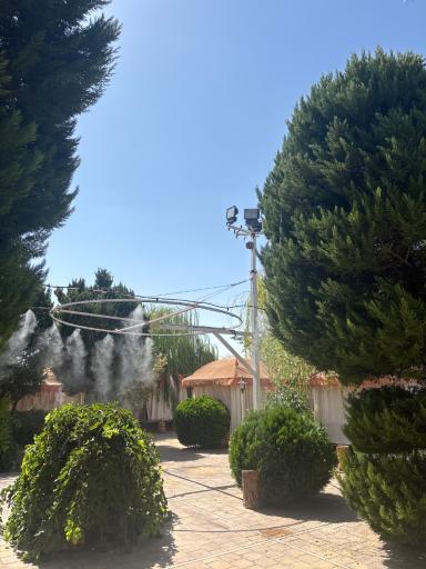 عکس باغ رستوران رز