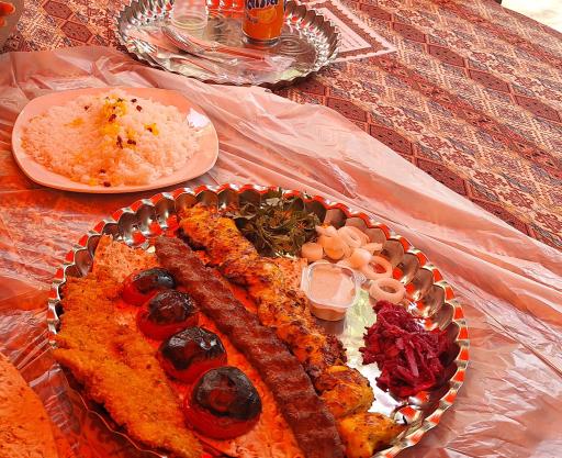 عکس باغ رستوران رز