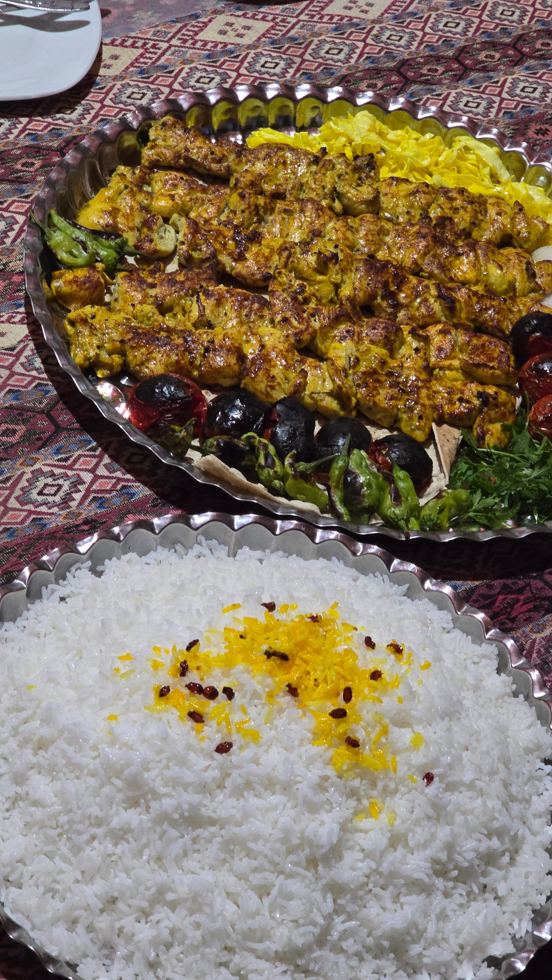 عکس باغ رستوران رز