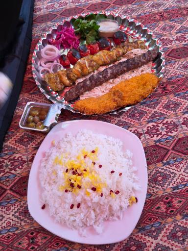 عکس باغ رستوران رز