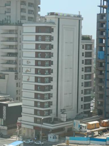 عکس برج آسمان آبی