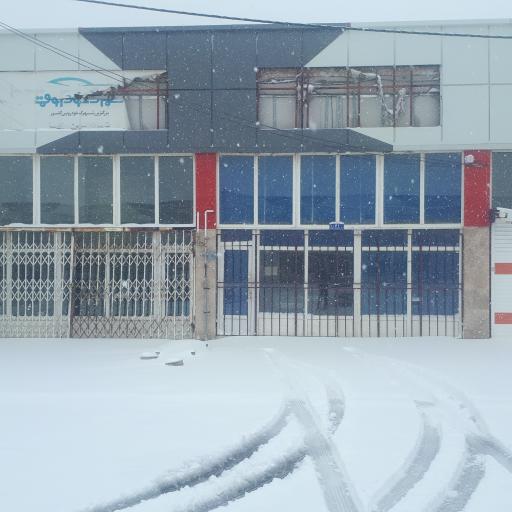 عکس تعمیرگاه مجتبی 2000