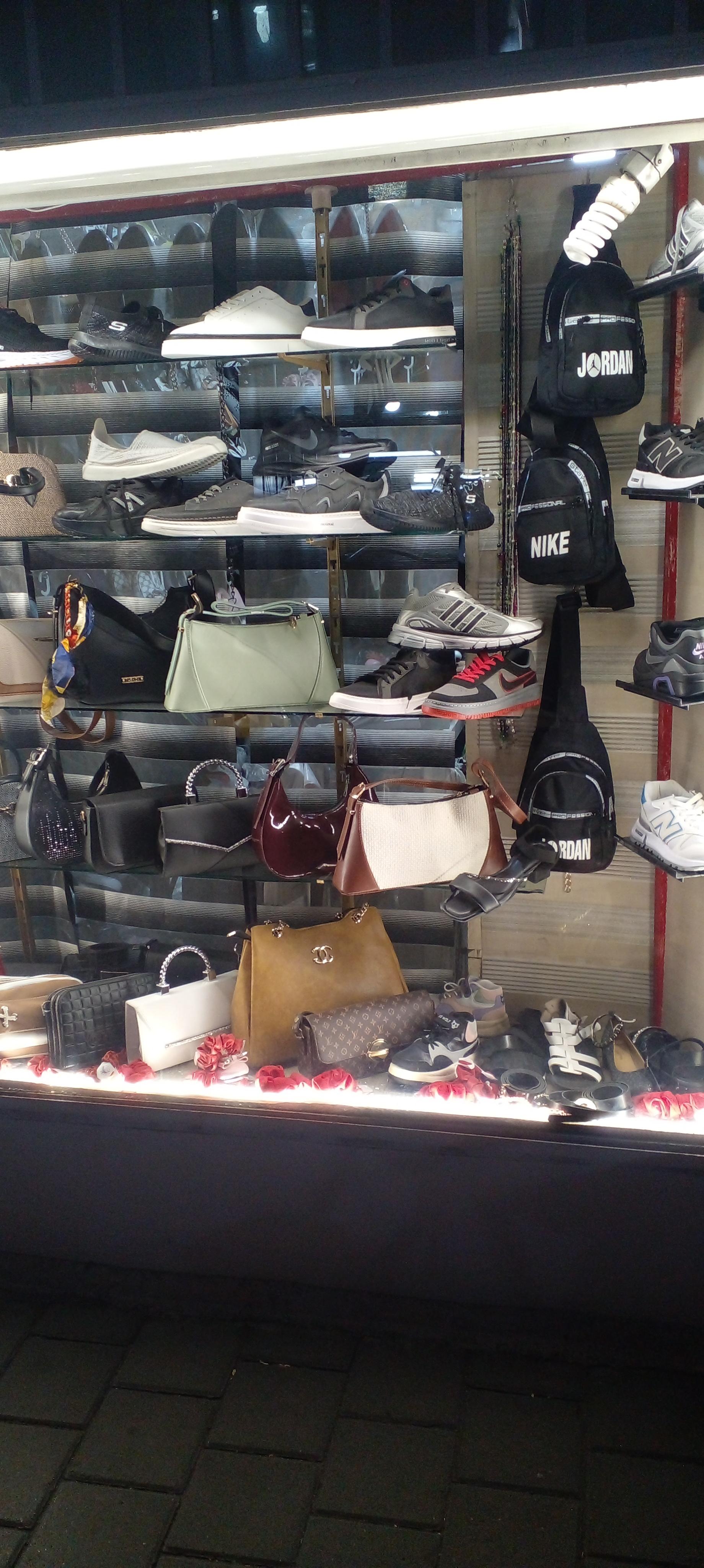 عکس کفش نیما