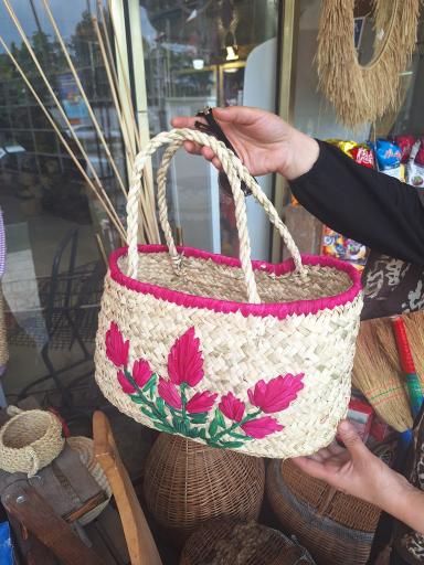 عکس فروشگاه صنایع دستی و سوغات شمال