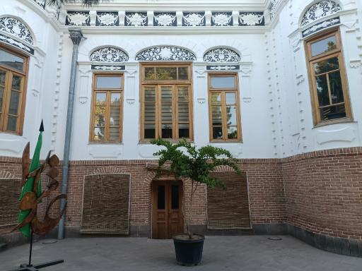 عکس ساختمان شورای اسلامی شهر خوی 