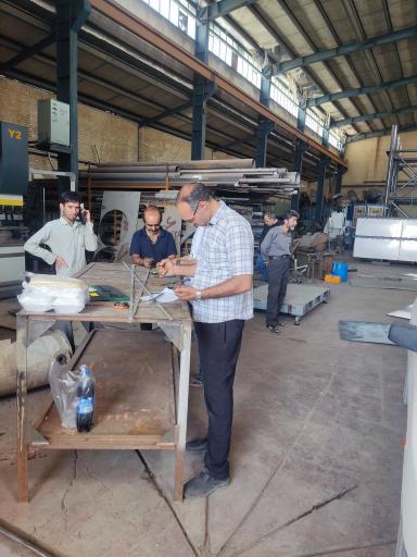 عکس کارگاه خم و برش لیزر آهن شایان سازان