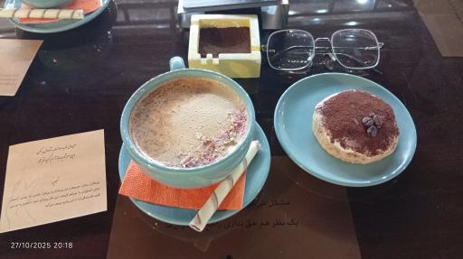 عکس کافه کتاب یک پاکت تهران