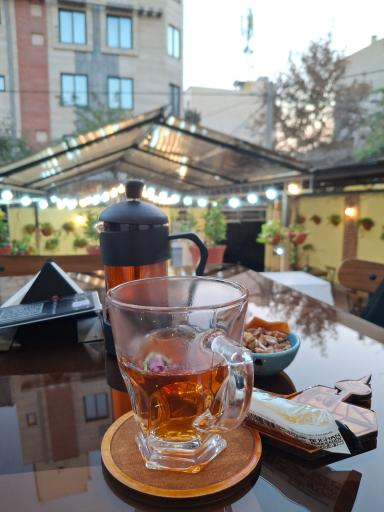 کافه کتاب یک پاکت تهران