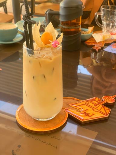 عکس کافه کتاب یک پاکت تهران