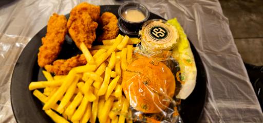 عکس رستوران شاندیز لاهیجان