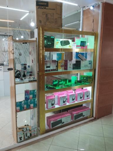 عکس کامپیوتر شاپ