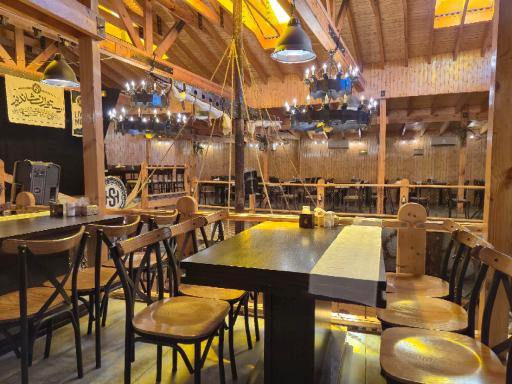 عکس رستوران شاندیز لاهیجان