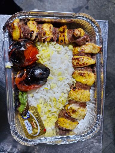 عکس تهیه غذا کامیاب