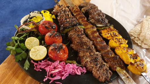 عکس رستوران شاندیز لاهیجان