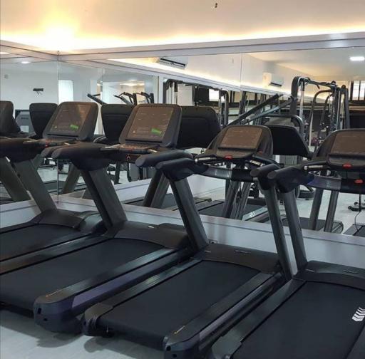 عکس باشگاه پرورش اندام بانوان فرنام