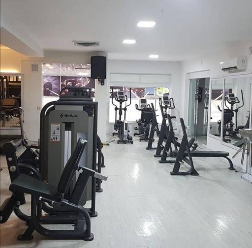 عکس باشگاه پرورش اندام بانوان فرنام