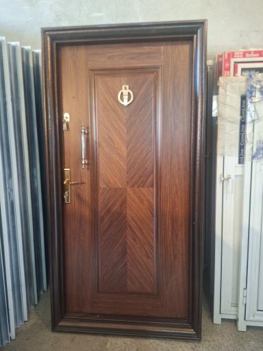 عکس درب و پنجره فروشی کاویانی