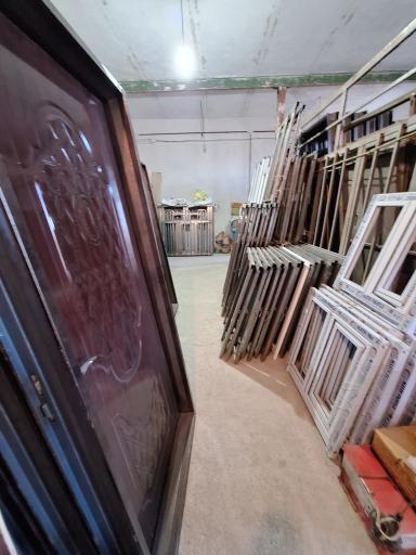 عکس درب و پنجره فروشی کاویانی