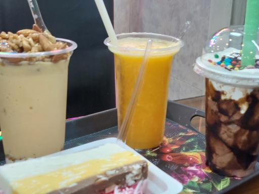 عکس آبمیوه بستنی پیمان