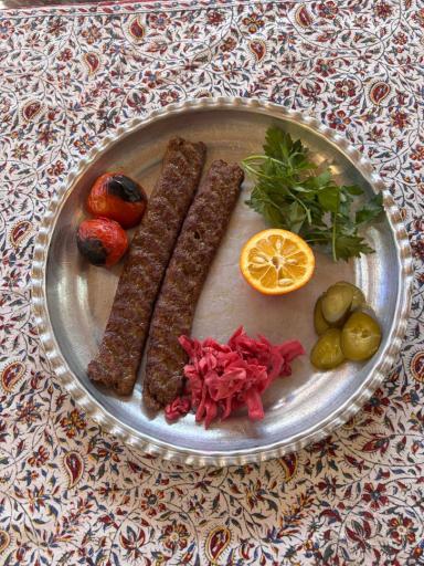 عکس رستوران و سفره خانه سنتی و تاریخی عباسی