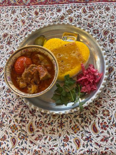 عکس رستوران و سفره خانه سنتی و تاریخی عباسی