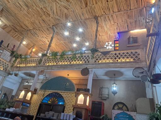عکس رستوران و سفره خانه سنتی و تاریخی عباسی