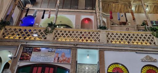 عکس رستوران و سفره خانه سنتی و تاریخی عباسی