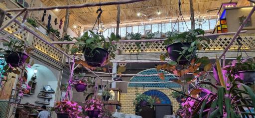 عکس رستوران و سفره خانه سنتی و تاریخی عباسی