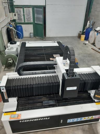 عکس برش لیزر فلزات شنکات