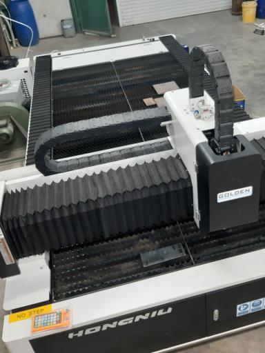 عکس برش لیزر فلزات شنکات